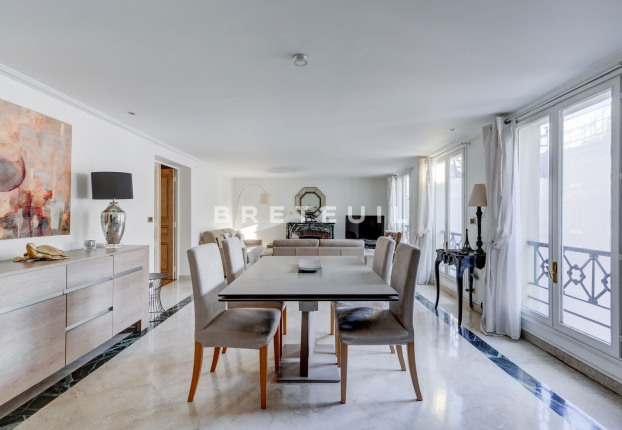 Appartement 4 pièces 96 m² · à Elysées-Madeleine, Paris 8ème · 95,5 m² · 1 350 000 €
