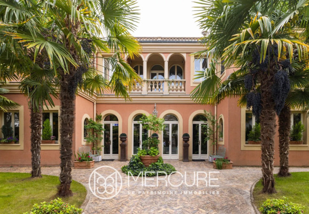 Maison 10 pièces 450 m² · à Le Parc , Saint-Maur-des-Fossés · 450 m² · 3 390 000 €