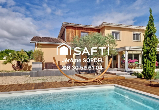 Maison 9 pièces 238 m² · à Blanquefort · 238 m² · 600 000 €