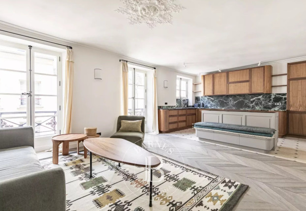 Appartement 2 pièces 70 m² · à Saint Thomas d'Aquin, Paris 7ème · 69,9 m² · 1 850 000 €