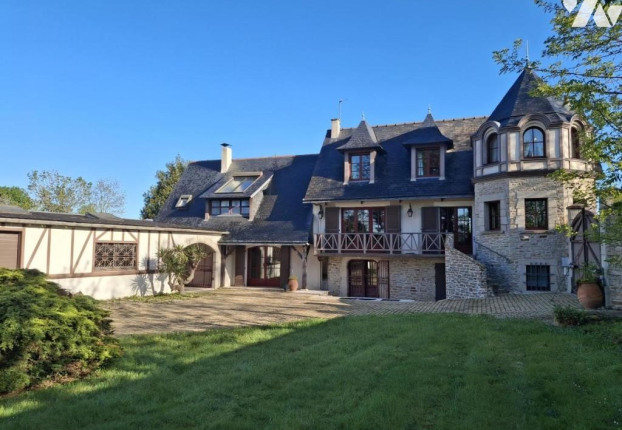 Maison 7 pièces 192 m² · à Couëron · 192 m² · 592 800 €