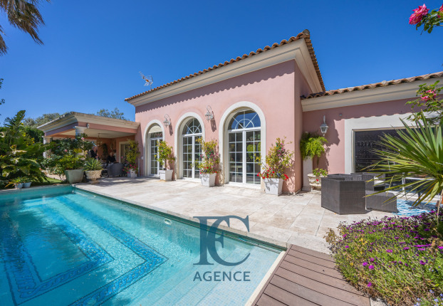 Maison 4 pièces 225 m² · à Sanary-sur-Mer · 225 m² · 1 760 000 €