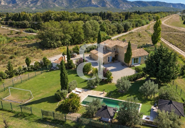 Maison 8 pièces 200 m² · à Cheval-Blanc · 200 m² · 870 000 €