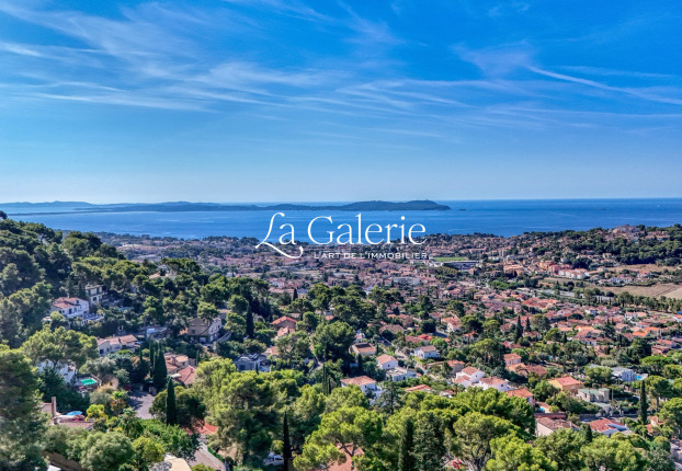Maison 6 pièces 158 m² · à Hauteurs de Carqueiranne, Carqueiranne · 158 m² · 1 456 000 €