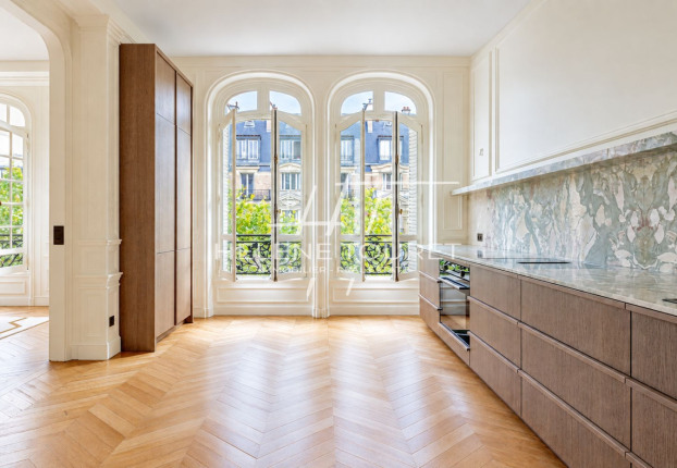 Appartement 5 pièces 185 m² · à Invalides, Paris 7ème · 185 m² · 4 720 000 €