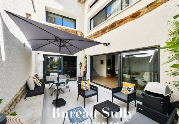 Maison 6 pièces 167 m² · à Cailloux-sur-Fontaines · 167 m² · 649 000 €