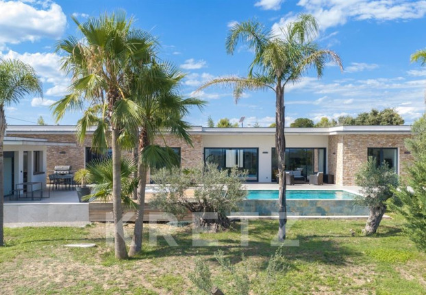 Maison 7 pièces 250 m² · à Garrigues, Nîmes · 250 m² · 1 299 000 €