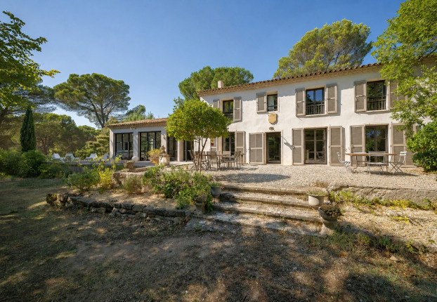 Maison 7 pièces 220 m² · à Aix-en-Provence · 220 m² · 1 750 000 €