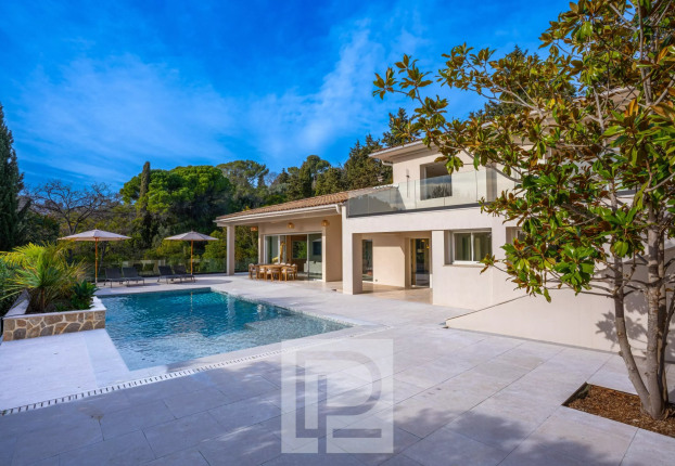 Maison 7 pièces 300 m² · à Village-le Val-Cabrieres, Mougins · 300 m² · 2 590 000 €