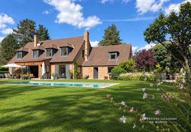 Maison 8 pièces 255 m² · à Croix · 255 m² · 1 290 000 €