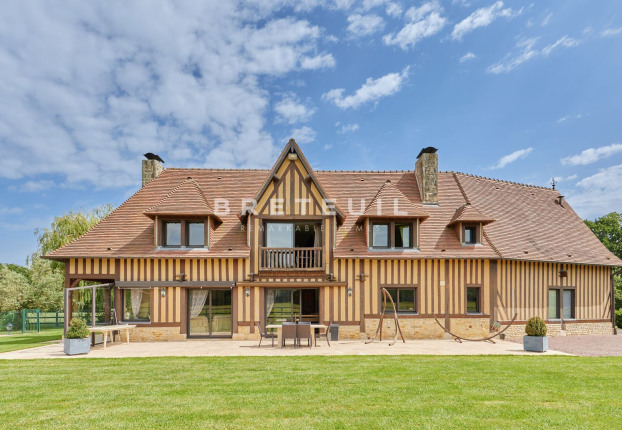 Maison 10 pièces 213 m² · à Tourgéville · 213 m² · 2 680 000 €