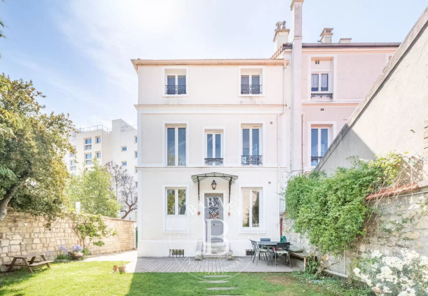 Maison 6 pièces 140 m² · à Saint Germain en Laye · 140 m² · 1 335 000 €