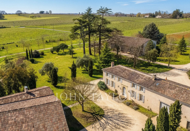 Maison 8 pièces 200 m² · à Saint-Émilion · 200 m² · 910 000 €