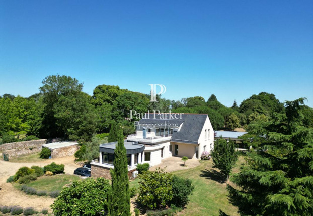 Maison 8 pièces 244 m² · à Seiches-sur-le-Loir · 244 m² · 595 000 €