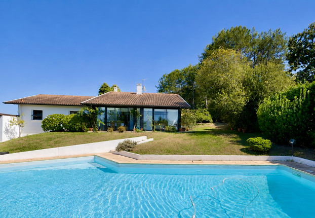 Maison 5 pièces 180 m² · à Bassussarry · 180 m² · 995 000 €