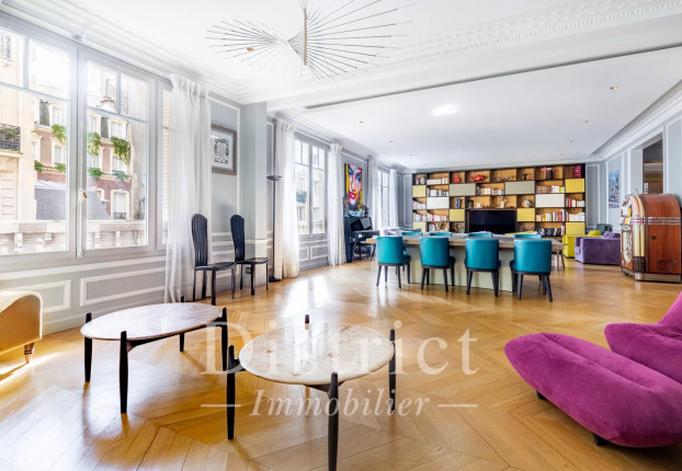 Appartement 7 pièces 290 m² · à Triangle d'Or, Paris 8ème · 290 m² · 3 975 000 €