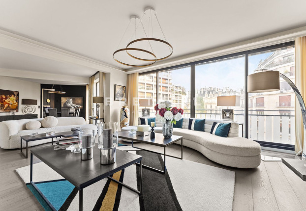 Appartement 4 pièces 139 m² · à Paris 16ème · 139 m² · 2 370 000 €