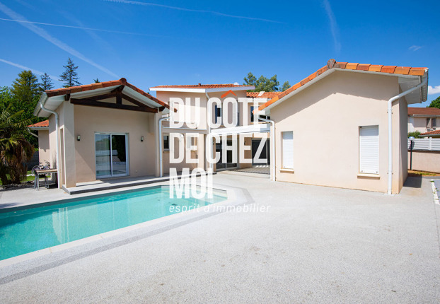 Maison 7 pièces 214 m² · à Saint-Maurice-de-Gourdans · 214 m² · 548 000 €