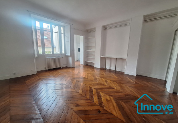 Appartement 8 pièces 157 m² · à Versailles · 156,6 m² · 1 195 000 €