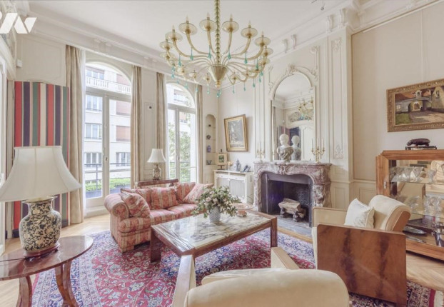 Maison 10 pièces 435 m² · à Neuilly-sur-Seine · 435 m² · 5 850 000 €
