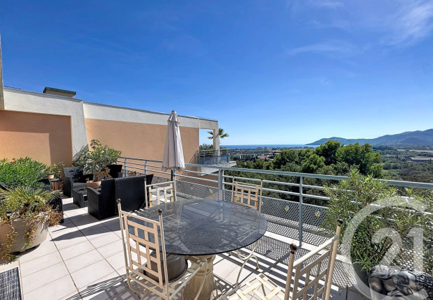 Appartement 5 pièces 122 m² · à Cannes la Bocca · 122,3 m² · 625 000 €