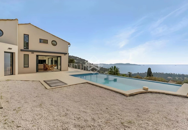 Maison 9 pièces 231 m² · à Hauteurs de Carqueiranne, Carqueiranne · 231 m² · 1 995 000 €
