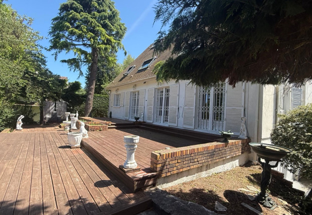 Maison 7 pièces 202 m² · à L'Étang-la-Ville · 201,8 m² · 925 000 €