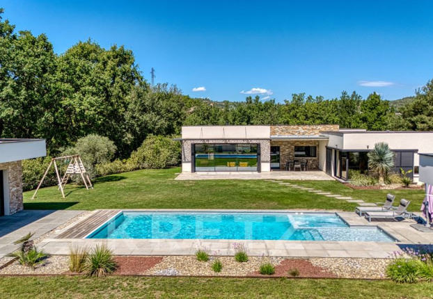 Maison 6 pièces 300 m² · à Gréoux-les-Bains · 300 m² · 1 290 000 €