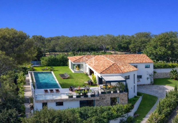 Maison 7 pièces 350 m² · à La Croix-Valmer · 350 m² · 3 800 000 €