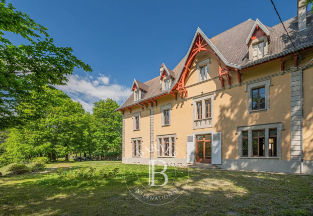 Maison 19 pièces 573 m² · à Le Bourg-la Jacquinière-Malossane-Saint Nizier, Voreppe · 573 m² · 1 290 000 €