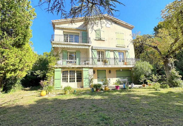 Maison 10 pièces 320 m² · à Aix-en-Provence · 320 m² · 1 610 000 €