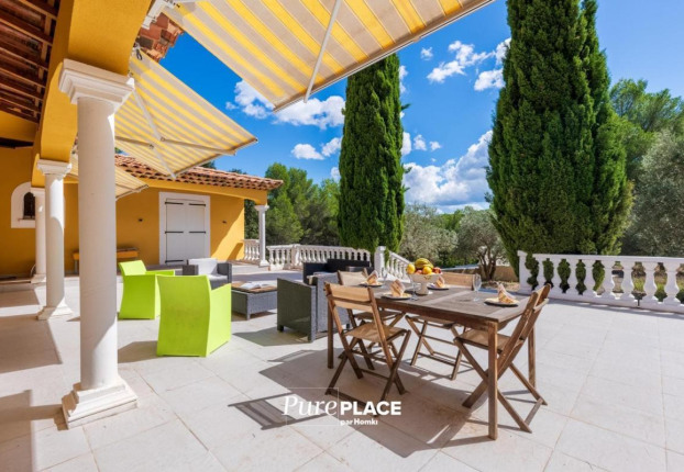 Maison 6 pièces 187 m² · à Peripherie, Saint-Mitre-les-Remparts · 187 m² · 850 000 €
