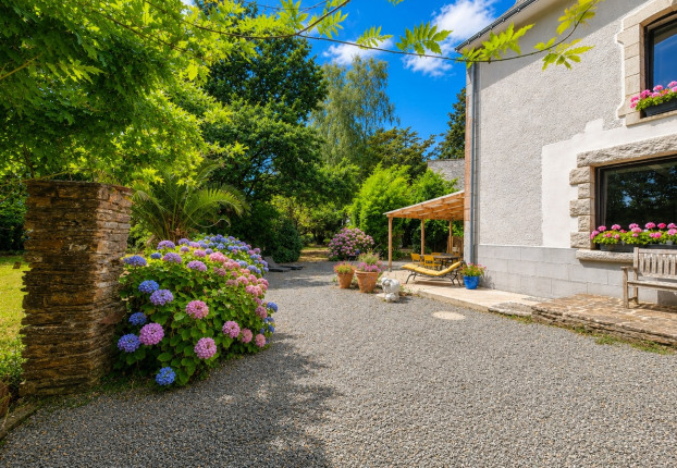 Maison 9 pièces 358 m² · à Le Trévoux · 358 m² · 641 700 €