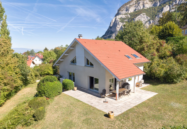 Maison 9 pièces 240 m² · à Archamps · 240 m² · 930 000 €