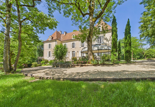 Maison 30 pièces 675 m² · à Issigeac · 675 m² · 2 500 000 €