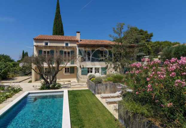 Maison 8 pièces 299 m² · à Fontvieille · 299 m² · 1 750 000 €