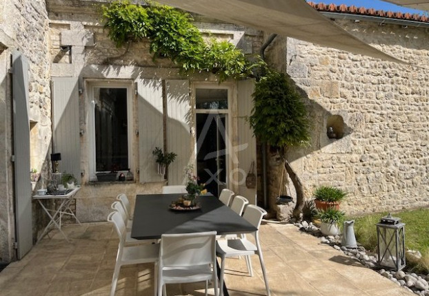 Maison 7 pièces 350 m² · à Saint Ausone-Saint Martin-Saint Gelais, Angoulême · 350 m² · 672 000 €