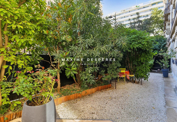 Appartement 6 pièces 120 m² · à Gros Caillou, Paris 7ème · 120 m² · 2 550 000 €