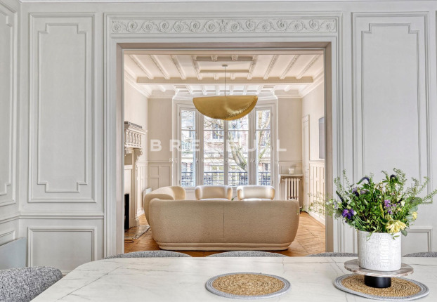 Appartement 8 pièces 194 m² · à Paris 16ème · 194 m² · 2 800 000 €