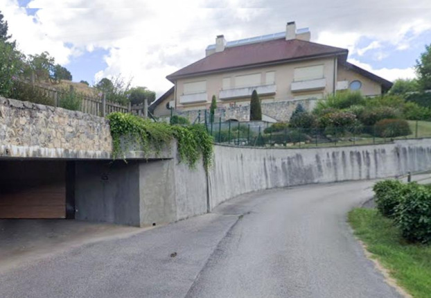 Maison 17 pièces 605 m² · à Saint-Genix-sur-Guiers · 605 m² · 1 399 000 €