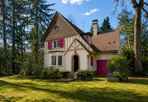 Maison 7 pièces 182 m² · à Lamorlaye · 182 m² · 495 000 €