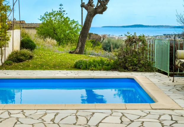 Maison 9 pièces 269 m² · à Cagnes-sur-Mer · 269 m² · 1 495 000 €