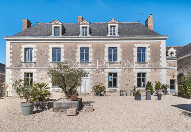 Maison 11 pièces 401 m² · à Saint-Melaine-sur-Aubance · 401 m² · 1 197 000 €