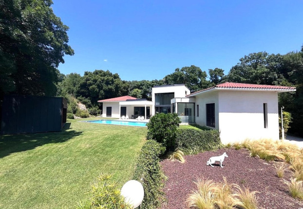 Maison 6 pièces 200 m² · à Sommières · 200 m² · 1 244 000 €