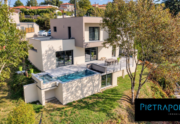 Maison 5 pièces 216 m² · à Vienne · 216 m² · 899 000 €