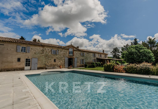 Maison 16 pièces 560 m² · à Carcassonne · 560 m² · 1 895 000 €