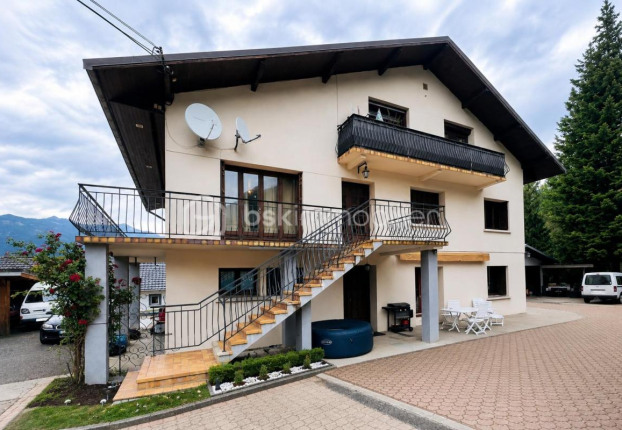 Maison 11 pièces 303 m² · à Saint-Étienne-de-Cuines · 303 m² · 490 000 €