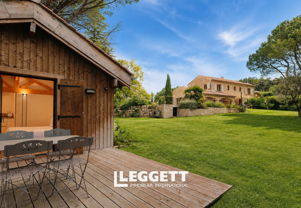 Maison 10 pièces 225 m² · à Vaison-la-Romaine · 225 m² · 1 490 000 €
