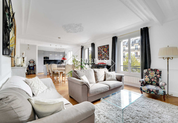 Appartement 5 pièces 145 m² · à Neuilly-sur-Seine · 145 m² · 1 950 000 €