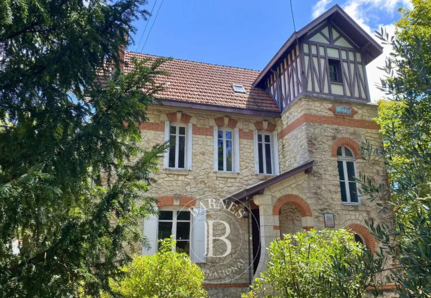 Maison 6 pièces 245 m² · à Lanton · 245 m² · 850 000 €